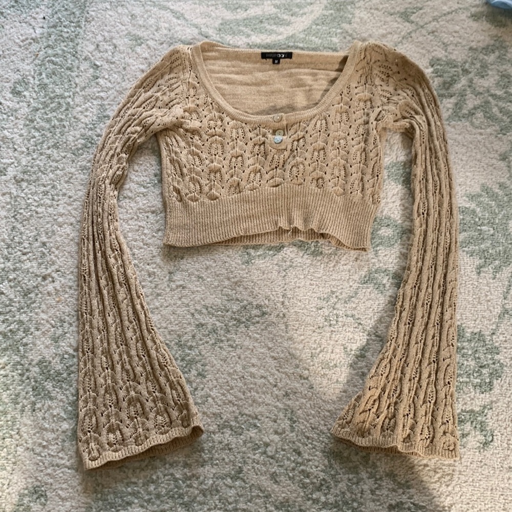 American Threads Long Sleeved Crop